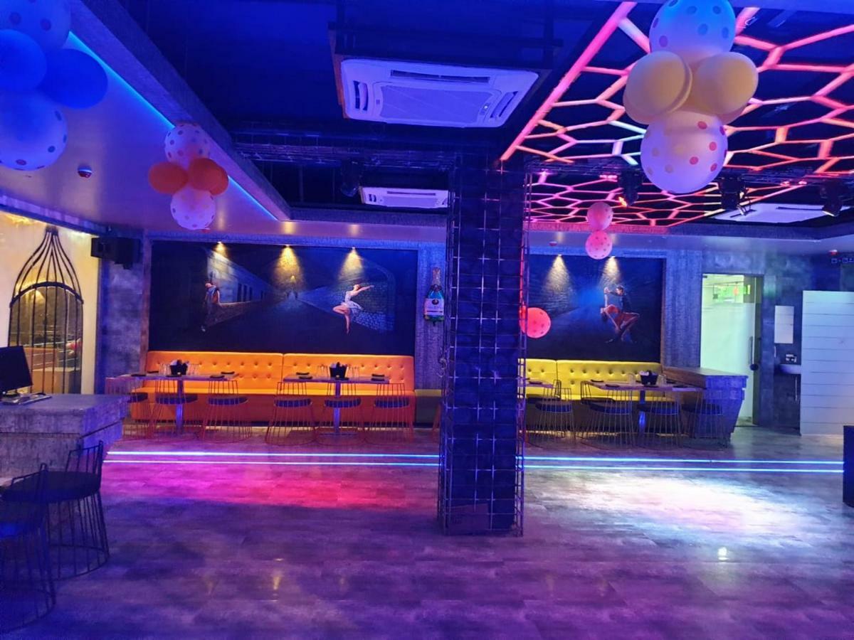 Hotel Virat Ambe Sports Club Ulhāsnagar Exteriér fotografie